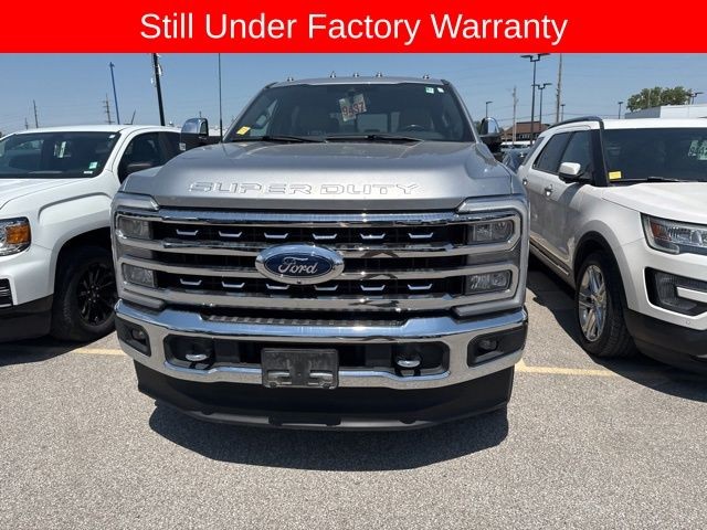 Ford Super Duty F-250 SRW Vehicle Full-screen Gallery Image 05
