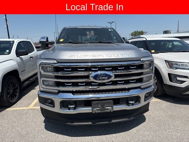 Ford Super Duty F-250 SRW Vehicle Full-screen Gallery Image 06