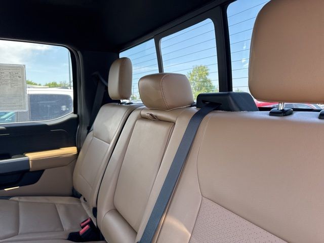 Ford Super Duty F-250 SRW Vehicle Full-screen Gallery Image 15