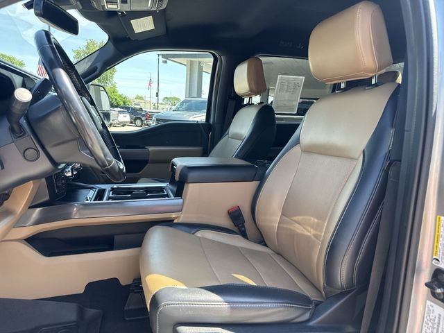 Ford Super Duty F-250 SRW Vehicle Full-screen Gallery Image 23