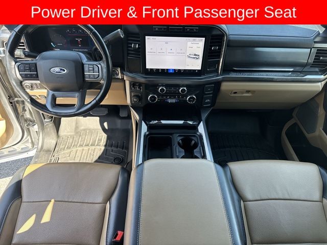 Ford Super Duty F-250 SRW Vehicle Full-screen Gallery Image 24