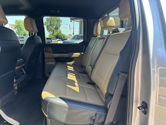 Ford Super Duty F-250 SRW Vehicle Full-screen Gallery Image 29