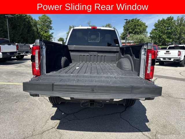 Ford Super Duty F-250 SRW Vehicle Full-screen Gallery Image 30