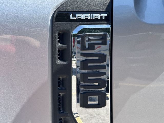 Ford Super Duty F-250 SRW Vehicle Full-screen Gallery Image 36
