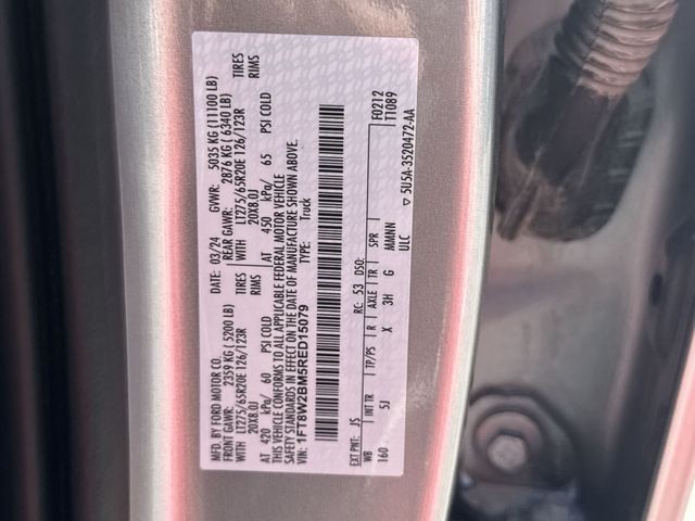 Ford Super Duty F-250 SRW Vehicle Full-screen Gallery Image 38