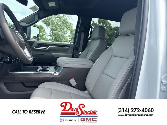 GMC Sierra 2500HD Vehicle Full-screen Gallery Image 11