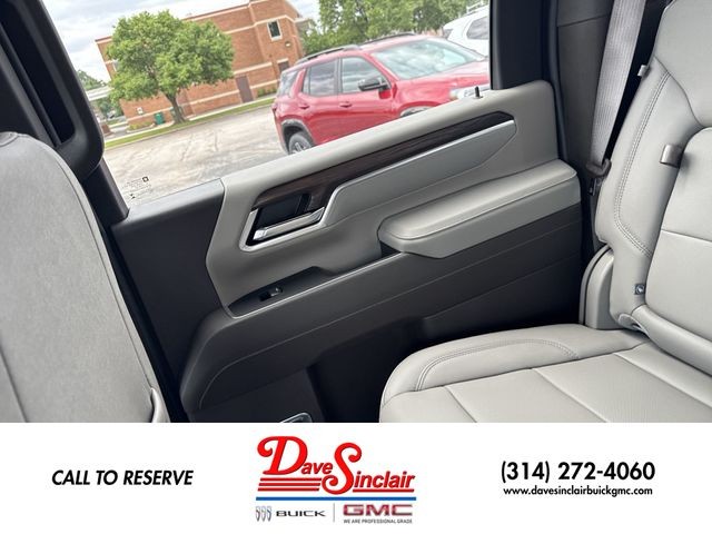 GMC Sierra 3500HD Vehicle Full-screen Gallery Image 13