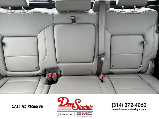 GMC Sierra 3500HD Vehicle Full-screen Gallery Image 14