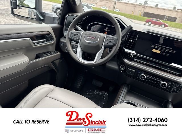 GMC Sierra 3500HD Vehicle Full-screen Gallery Image 17
