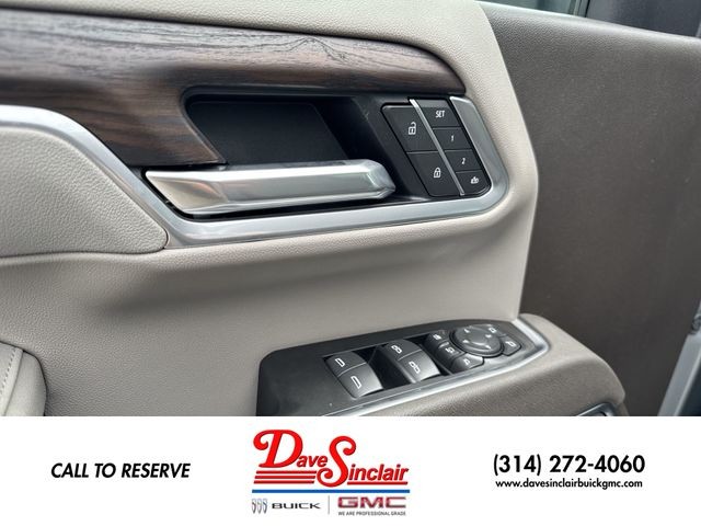 GMC Sierra 3500HD Vehicle Full-screen Gallery Image 21
