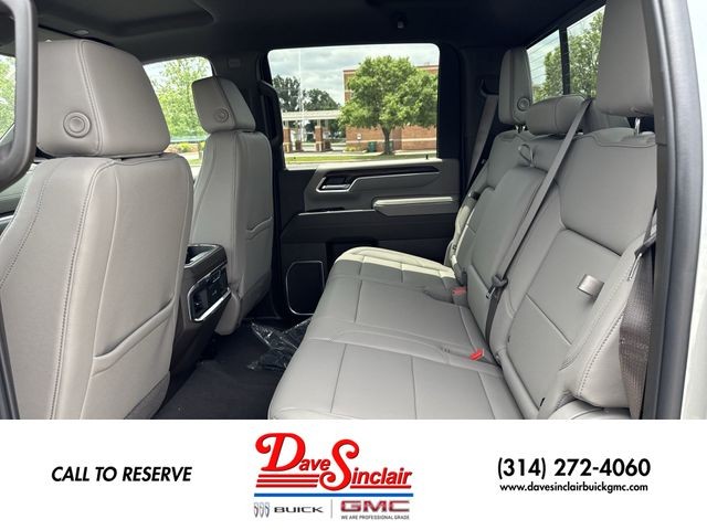 GMC Sierra 3500HD Vehicle Full-screen Gallery Image 30