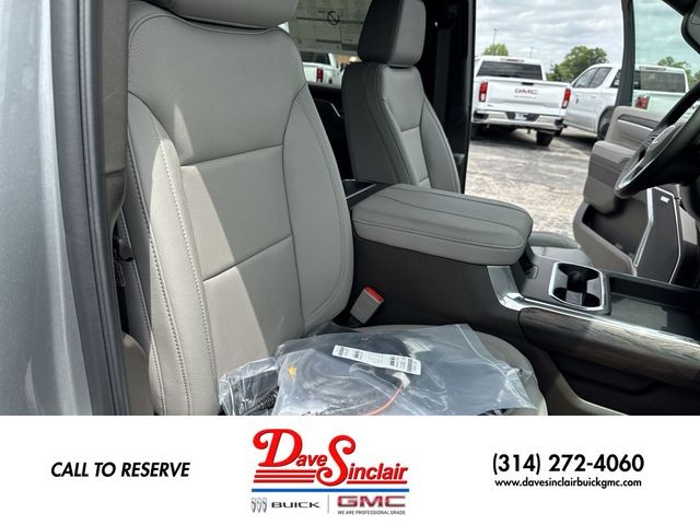 GMC Sierra 3500HD Vehicle Full-screen Gallery Image 32
