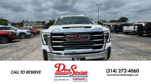 GMC Sierra 3500HD Vehicle Full-screen Gallery Image 03