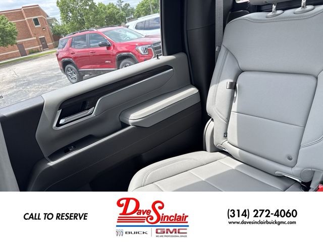 GMC Sierra 3500HD Vehicle Full-screen Gallery Image 13