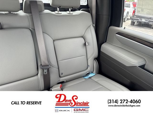GMC Sierra 3500HD Vehicle Full-screen Gallery Image 15