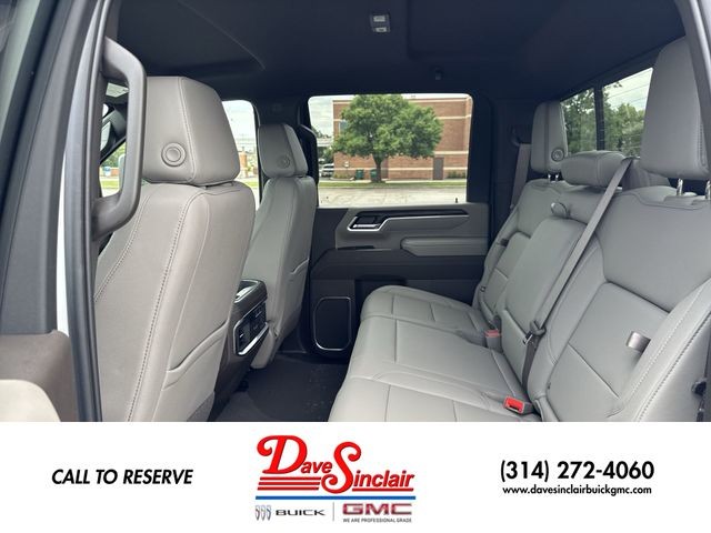 GMC Sierra 3500HD Vehicle Full-screen Gallery Image 30