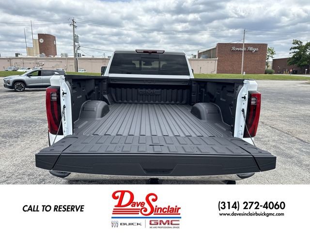 GMC Sierra 3500HD Vehicle Full-screen Gallery Image 32