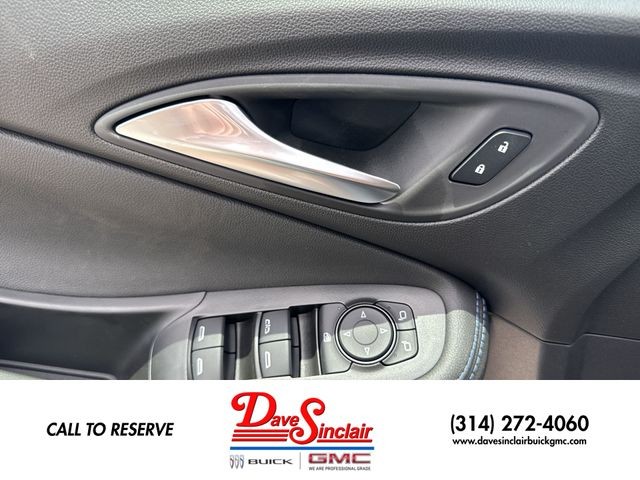 Buick Encore GX Vehicle Full-screen Gallery Image 13