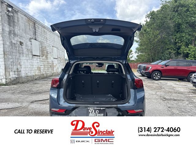 Buick Encore GX Vehicle Full-screen Gallery Image 22