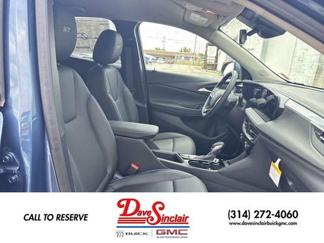 Buick Encore GX Vehicle Full-screen Gallery Image 23