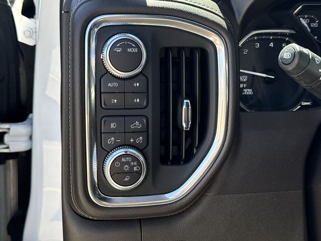 GMC Sierra 1500 Vehicle Full-screen Gallery Image 39