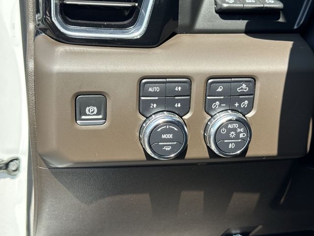 GMC Sierra 1500 Vehicle Full-screen Gallery Image 40
