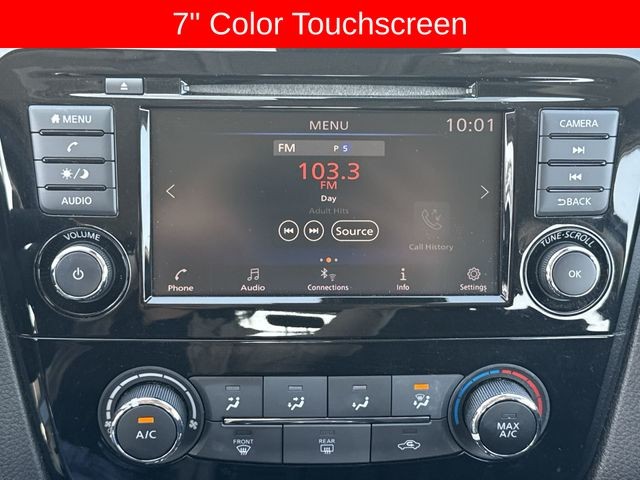 Nissan Rogue Sport Vehicle Full-screen Gallery Image 17