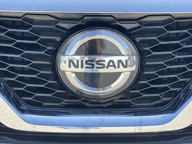 Nissan Rogue Sport Vehicle Full-screen Gallery Image 33