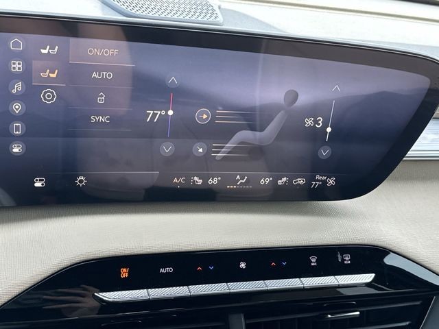 Buick Enclave Vehicle Full-screen Gallery Image 22