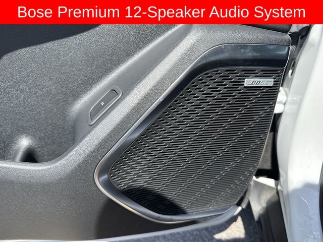 Buick Enclave Vehicle Full-screen Gallery Image 28