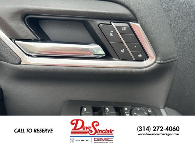GMC Sierra 3500HD Vehicle Full-screen Gallery Image 13