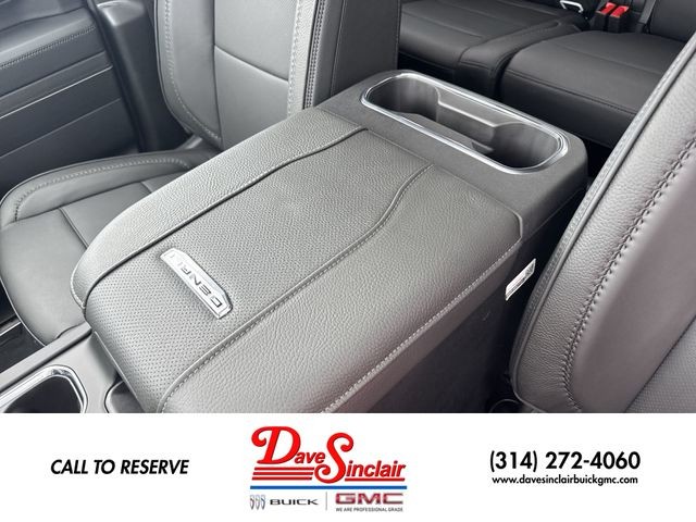 GMC Sierra 3500HD Vehicle Full-screen Gallery Image 21