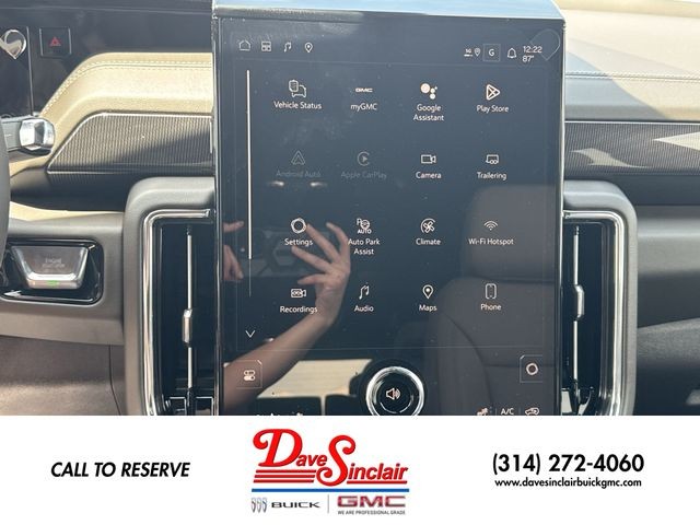 GMC Yukon Vehicle Full-screen Gallery Image 16