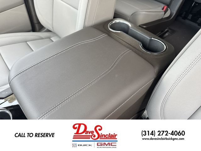 GMC Yukon Vehicle Full-screen Gallery Image 21