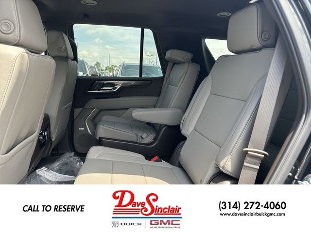 GMC Yukon Vehicle Full-screen Gallery Image 22