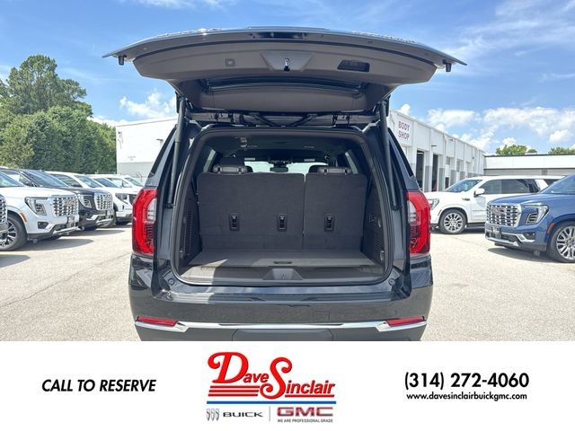 GMC Yukon Vehicle Full-screen Gallery Image 24