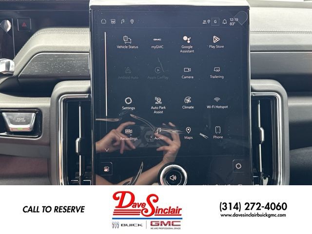 GMC Yukon Vehicle Full-screen Gallery Image 16