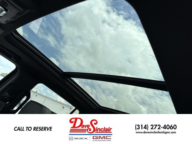 GMC Yukon Vehicle Full-screen Gallery Image 22