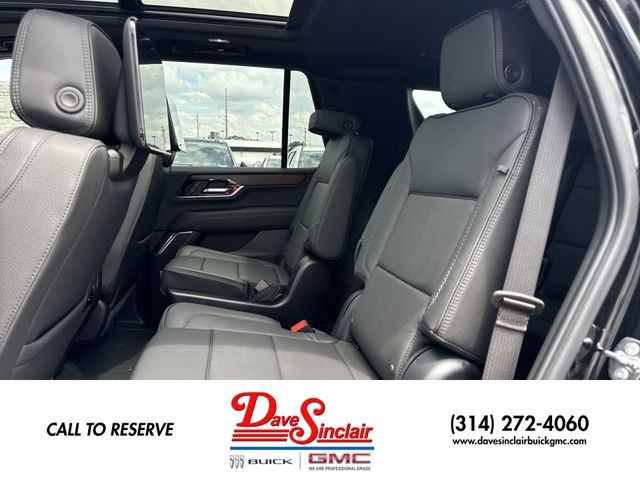 GMC Yukon Vehicle Full-screen Gallery Image 23