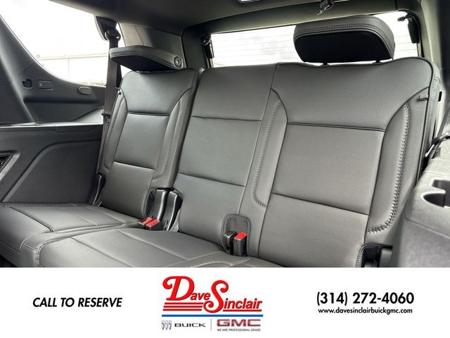GMC Yukon Vehicle Full-screen Gallery Image 24