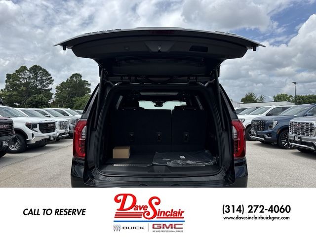 GMC Yukon Vehicle Full-screen Gallery Image 25