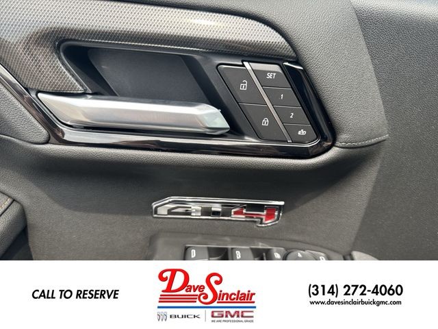 GMC Sierra 1500 Vehicle Full-screen Gallery Image 13