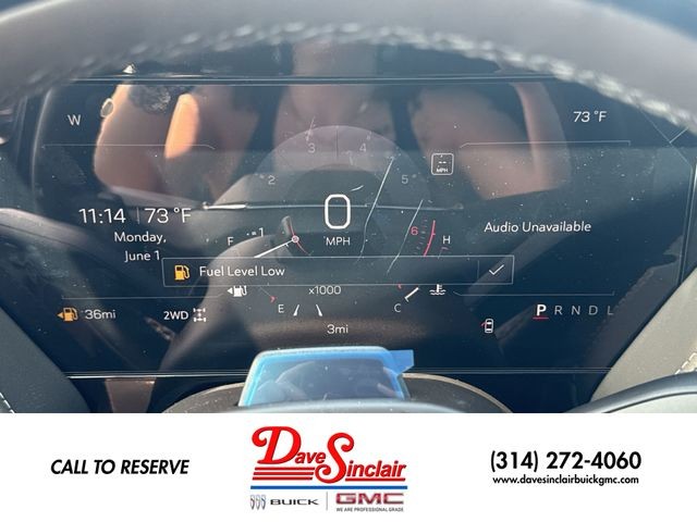 GMC Yukon Vehicle Full-screen Gallery Image 15