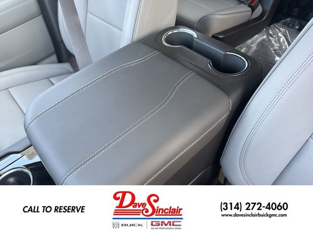 GMC Yukon Vehicle Full-screen Gallery Image 21