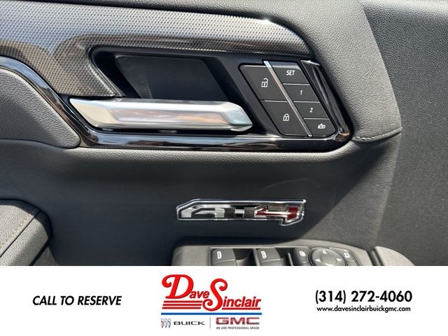 GMC Sierra 1500 Vehicle Full-screen Gallery Image 13