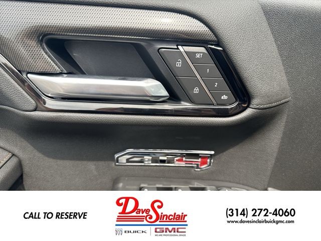 GMC Sierra 1500 Vehicle Full-screen Gallery Image 13