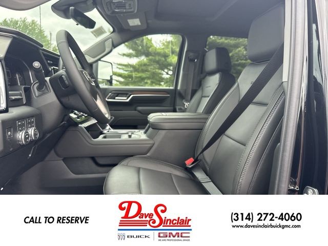 GMC Sierra 3500HD Vehicle Full-screen Gallery Image 11