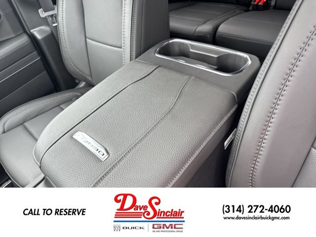 GMC Sierra 3500HD Vehicle Full-screen Gallery Image 21