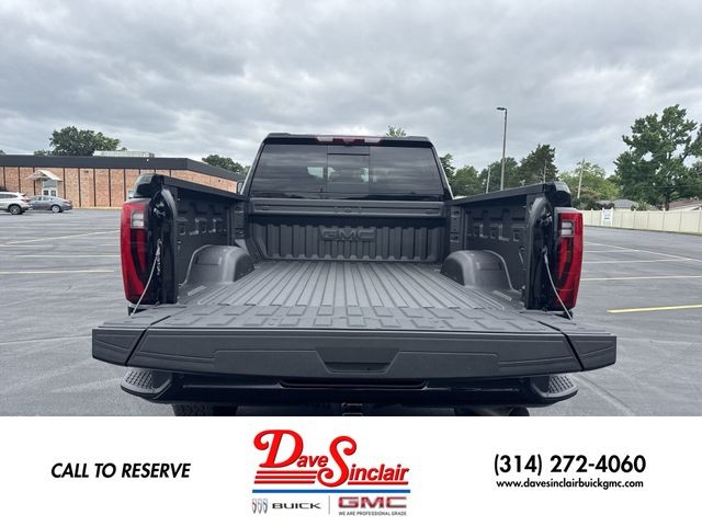 GMC Sierra 3500HD Vehicle Full-screen Gallery Image 24