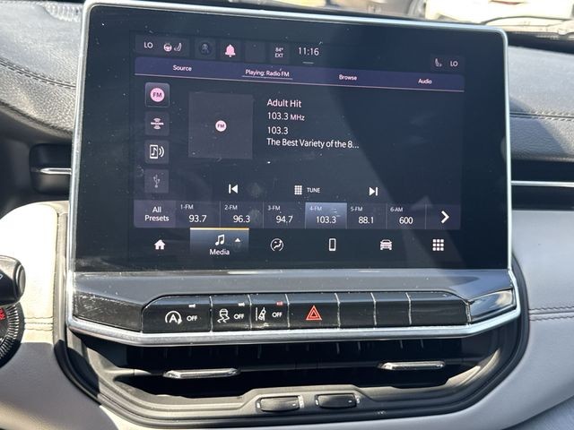 Jeep Compass Vehicle Full-screen Gallery Image 17